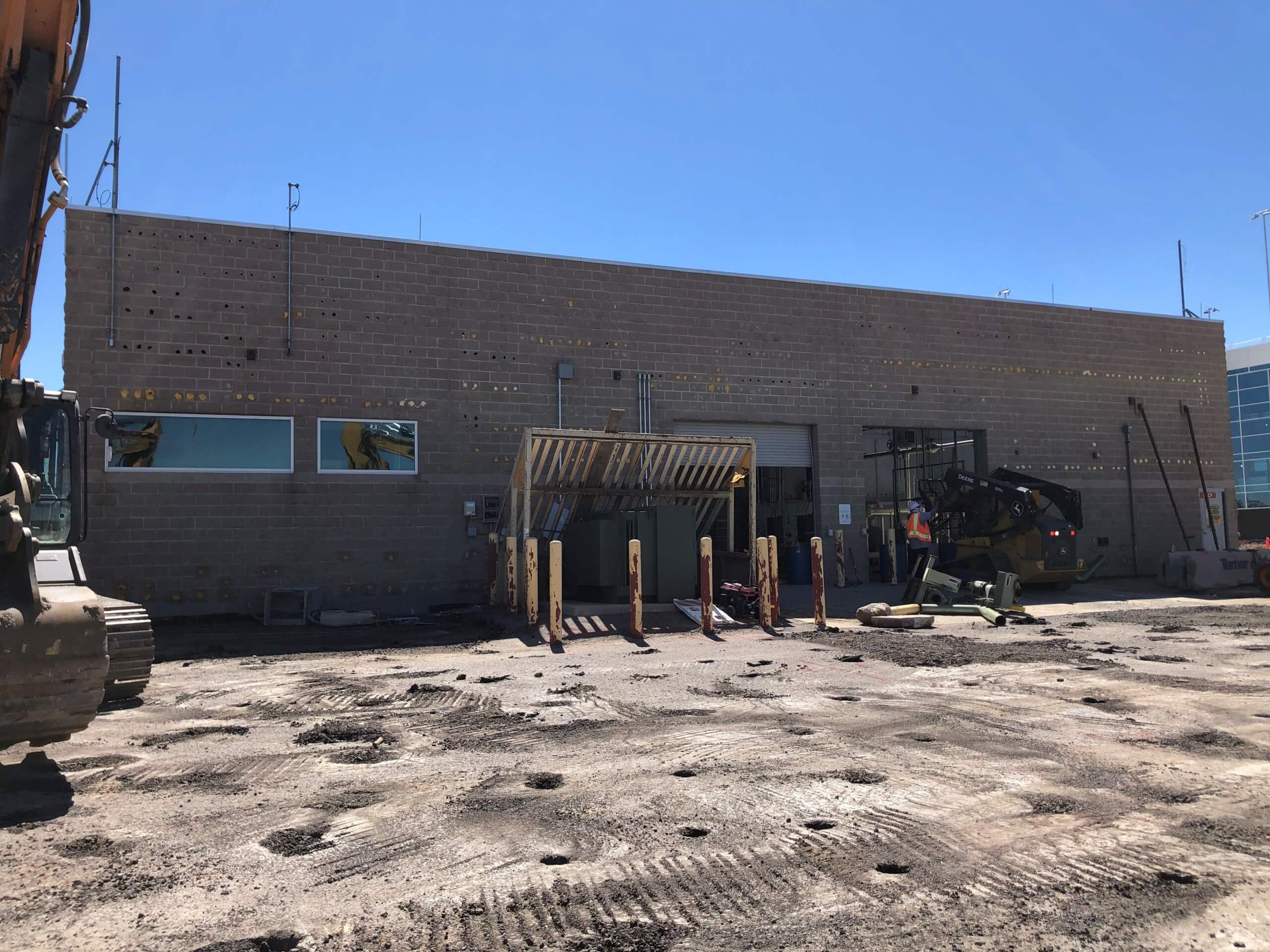 Old de-ice house before demolition, at Denver International Airport